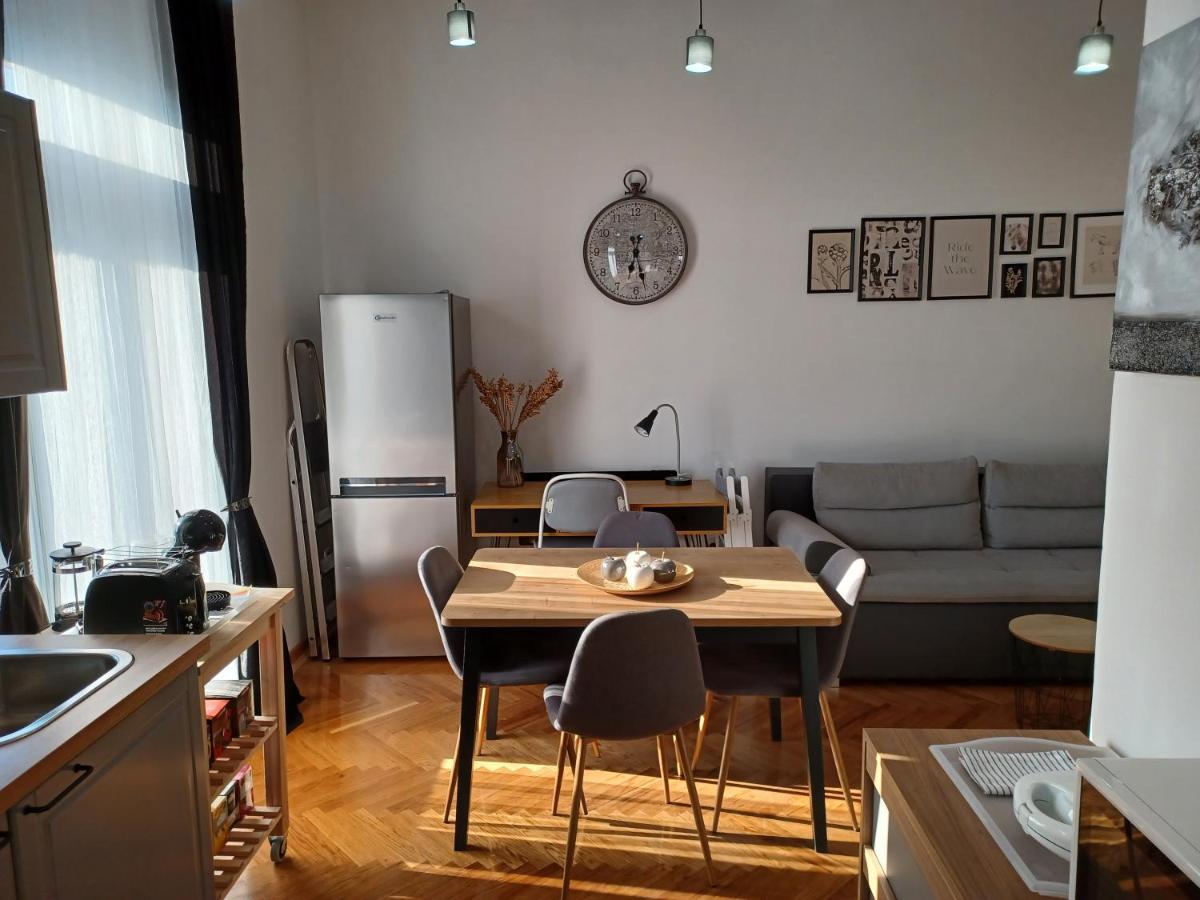 Apartment Hesperia Загреб Екстериор снимка