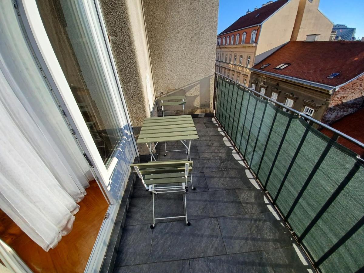 Apartment Hesperia Загреб Екстериор снимка