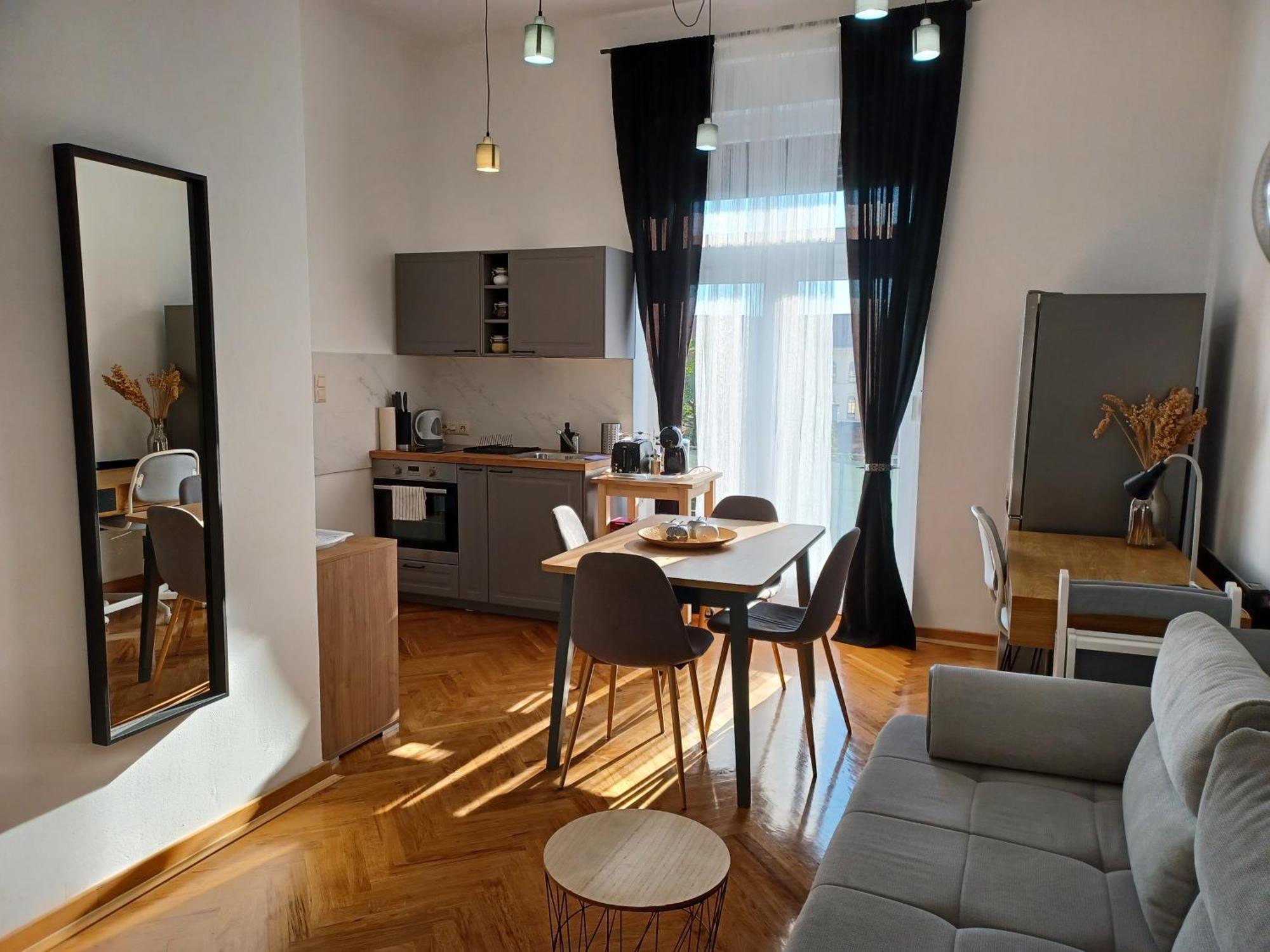 Apartment Hesperia Загреб Екстериор снимка